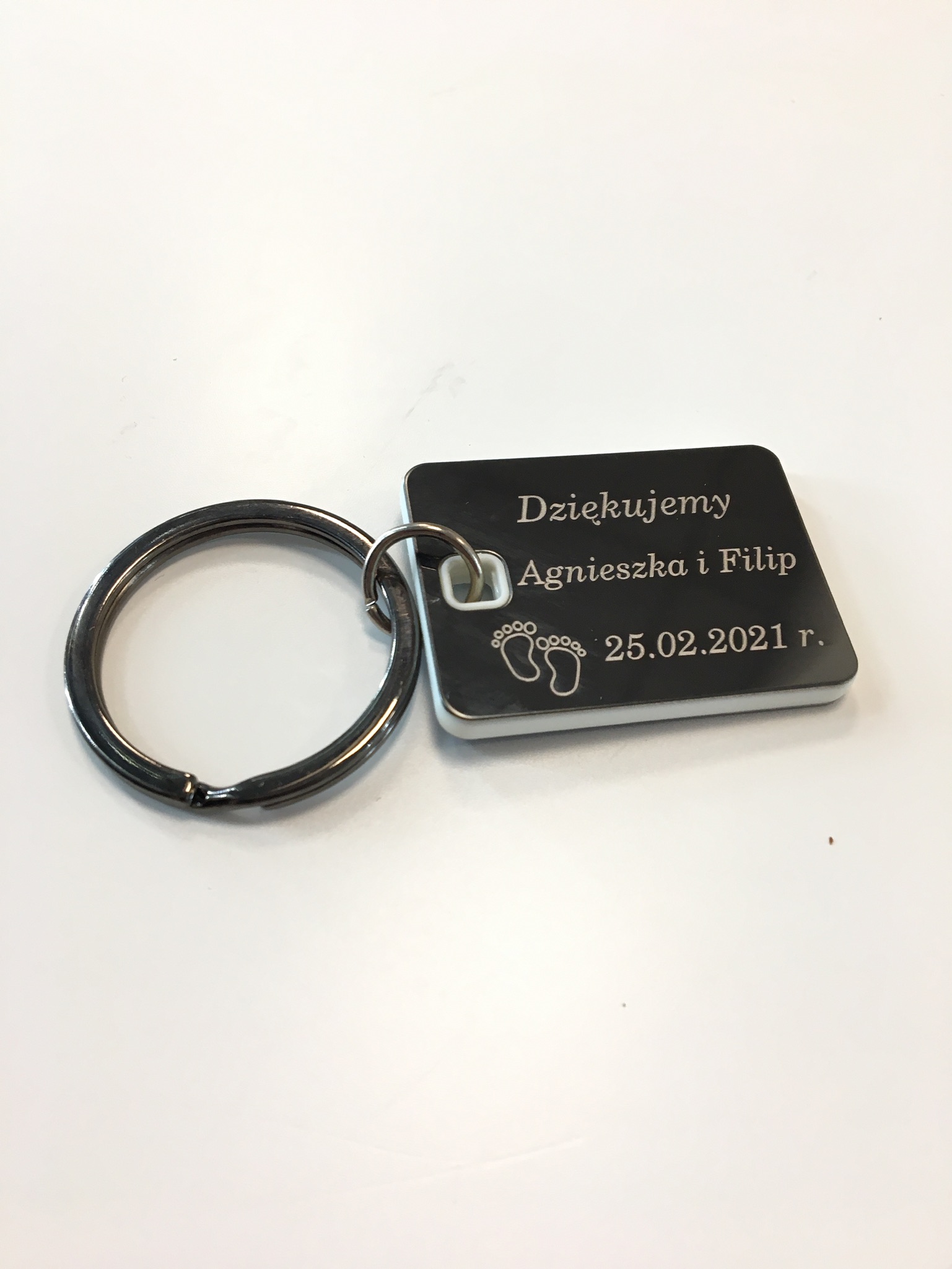 Grawer na metalowym breloczku