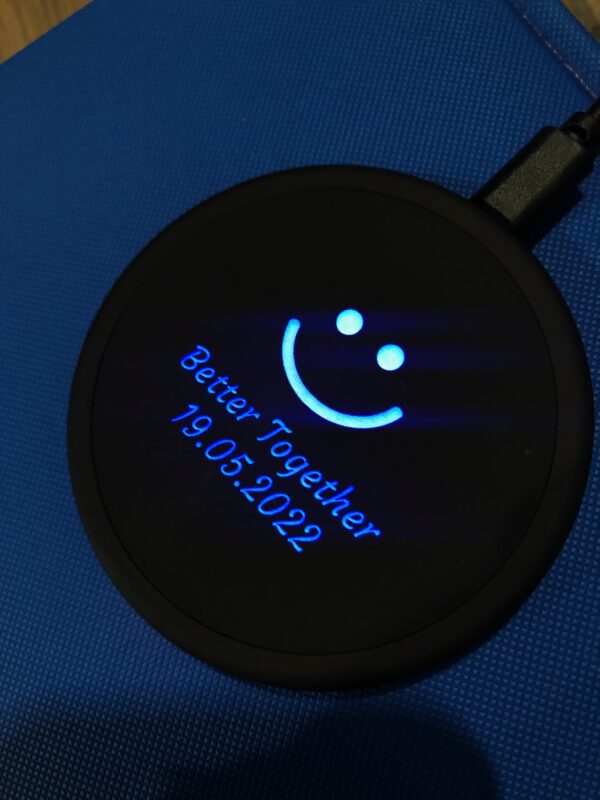 Ładowarka indukcyjna z grawerem Zagrawerowani Ładowarka indukcyjna z grawerem Zagrawerowani