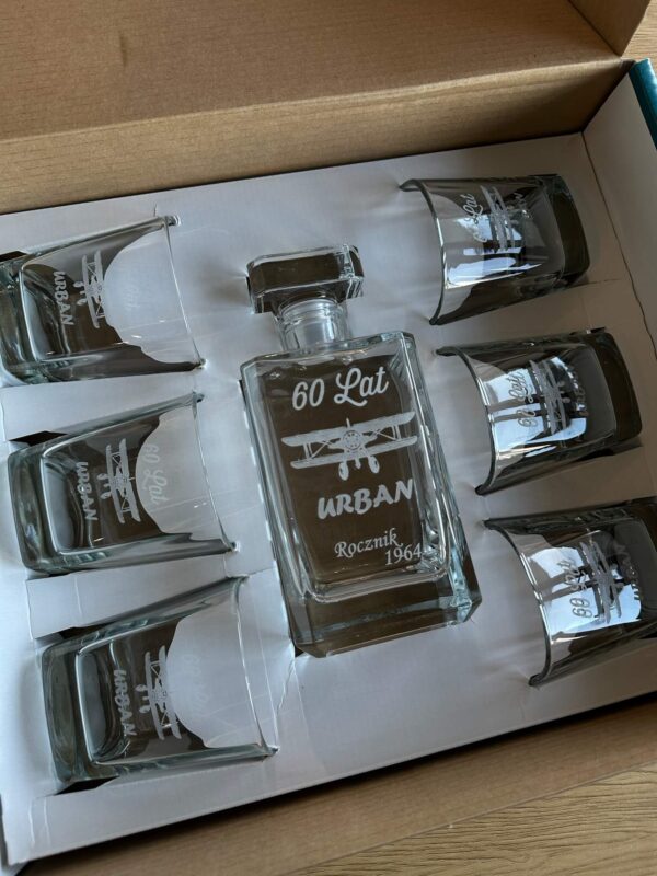 Karafka do whisky z grawerem + 6 szklanek Karafka do whisky z grawerem + 6 szklanek