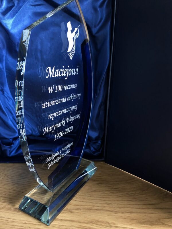 Statuetka-Fabio-3.jpg Statuetka-Fabio-3.jpg