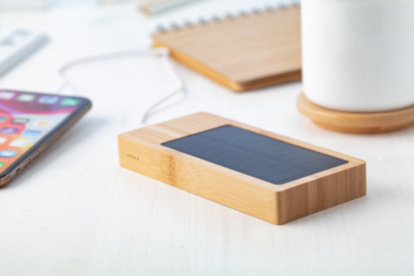 powerbank-solarny-zagrawerowani.png