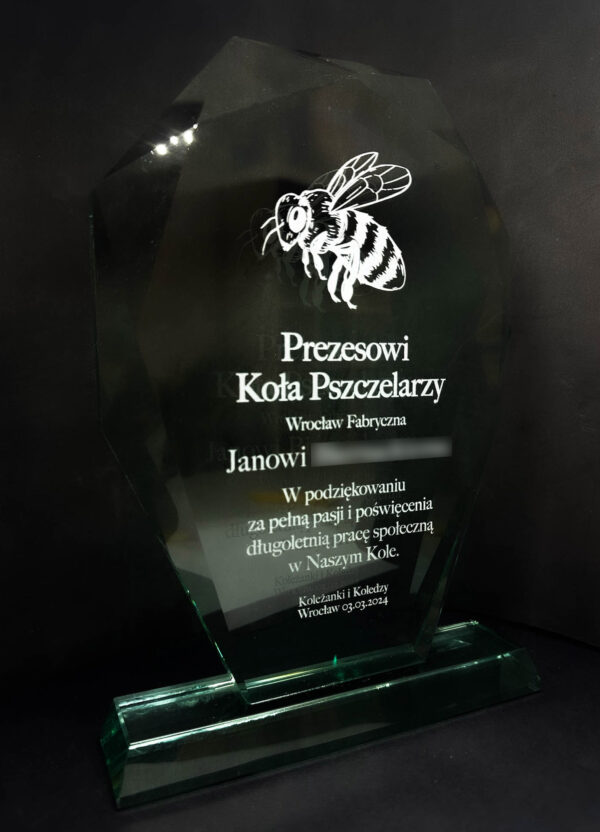 Szklana statuetka Topaz z grawerem 8 Szklana statuetka Topaz z grawerem 8