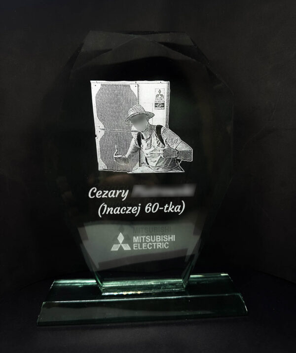 Szklana statuetka Topaz z grawerem 8 Szklana statuetka Topaz z grawerem 8