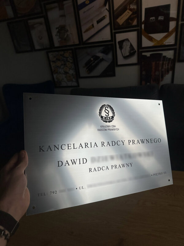 zagrawerowani szyld kancelarii adwokackiej zagrawerowani szyld kancelarii adwokackiej