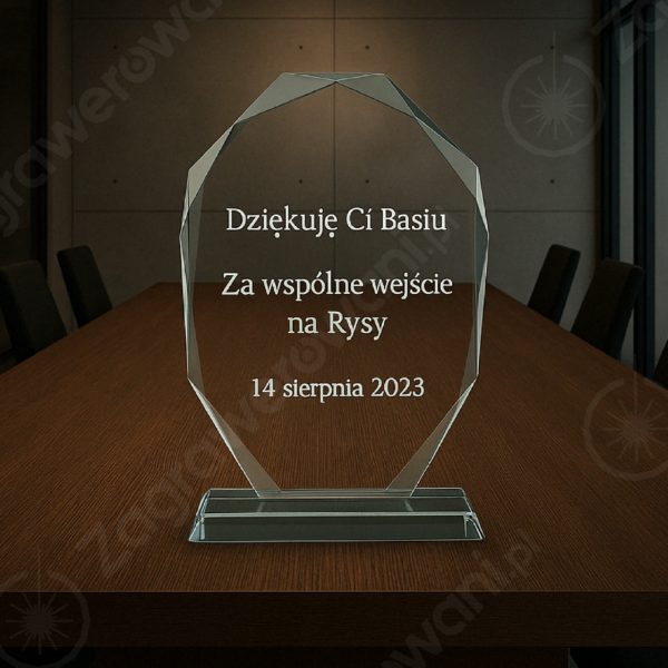 Zagrawerowani-statuetka-G007