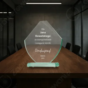 Statuetka szklana z etui G049
