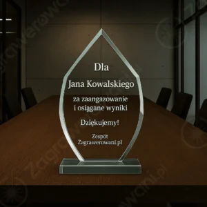 Statuetka szklana z etui G018