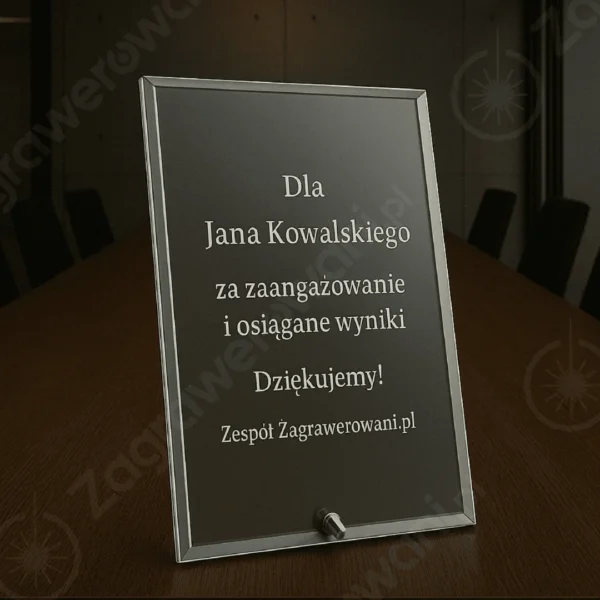 Zagrawerowani-statuetka-M52