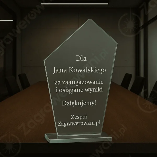 Zagrawerowani-statuetka-M64