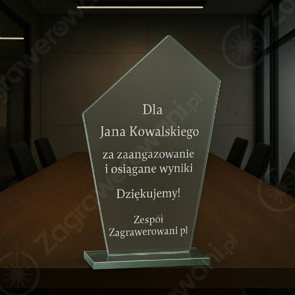 Zagrawerowani-statuetka-M64