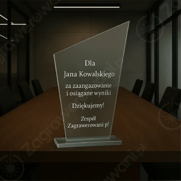 Zagrawerowani-statuetka-M73