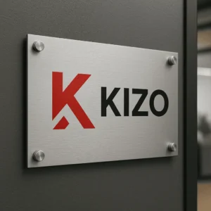 tabliczka z logo firmy